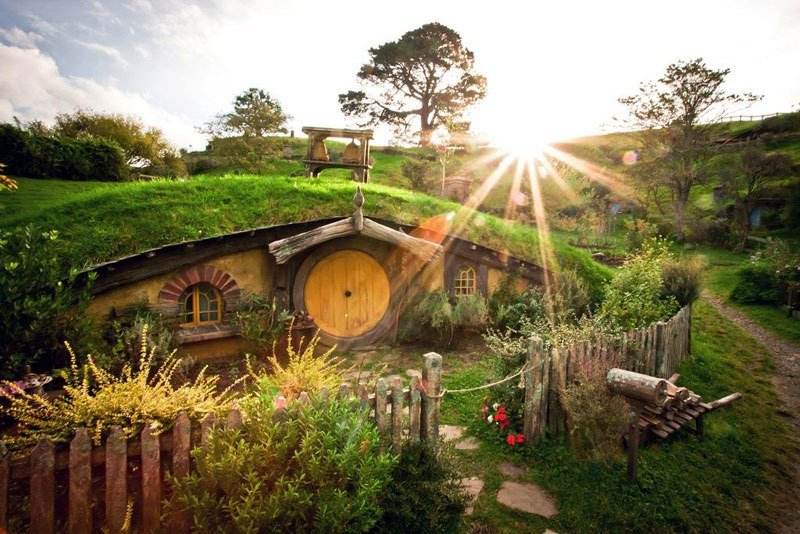 HOBBITON MOVIE SET